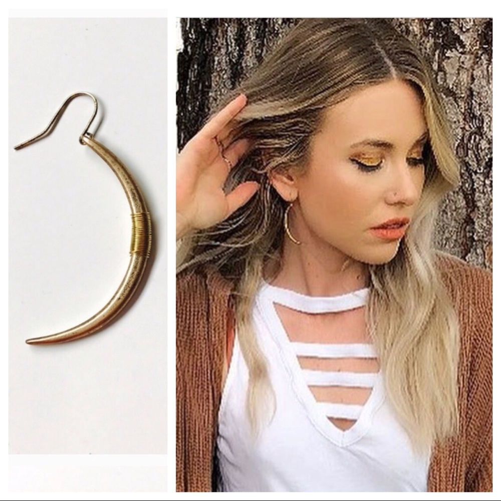 3 for 30⚡️ Host Pick ✨ Crescent Moon Gold Wire wrap Earrings - Picture 2 of 4